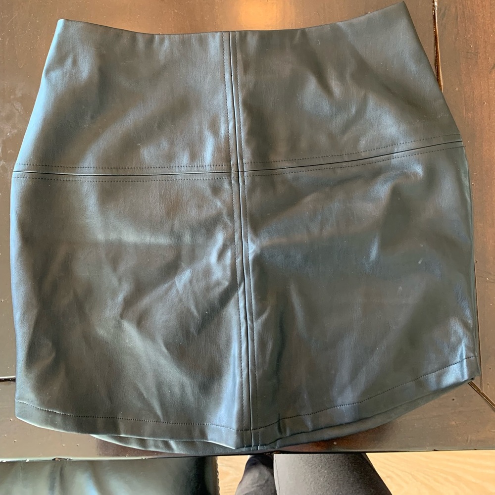 Lulu's Black leather skirt